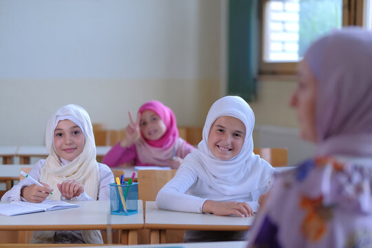 Students studying at Noorwood Academy